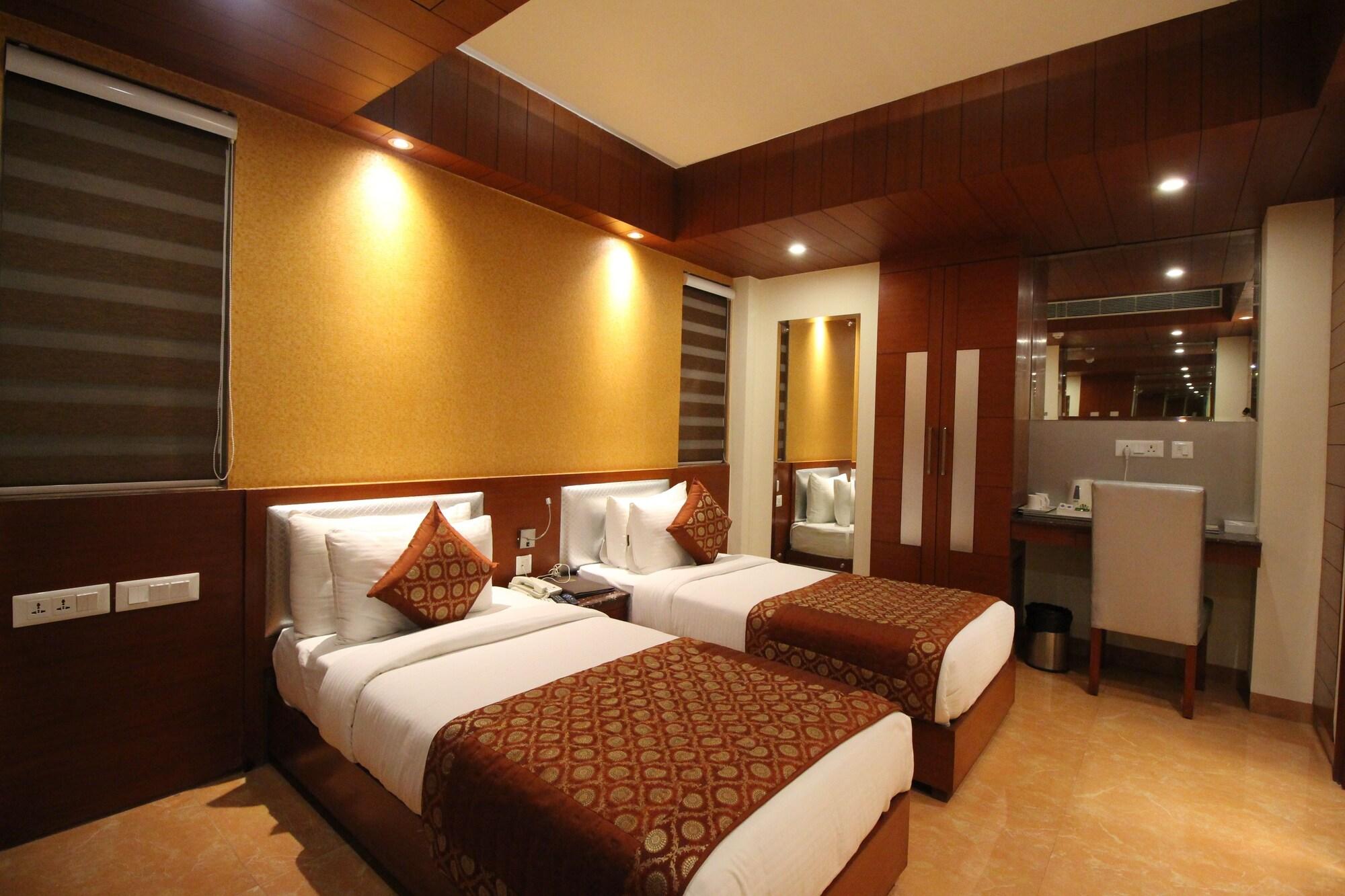 Hotel Golden Grand Delhi  Exterior foto