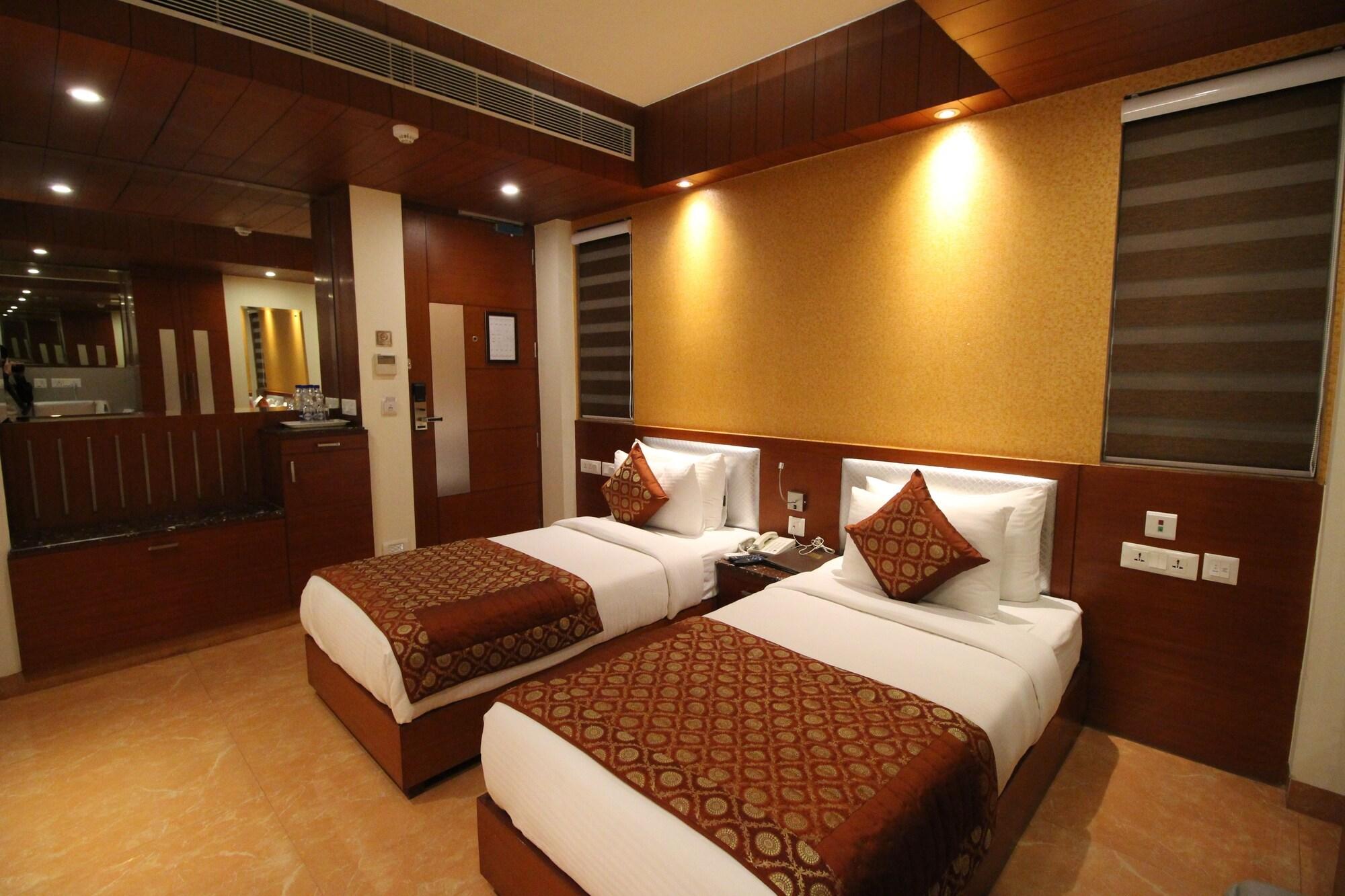 Hotel Golden Grand Delhi  Exterior foto