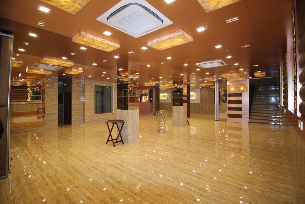 Hotel Golden Grand Delhi  Exterior foto