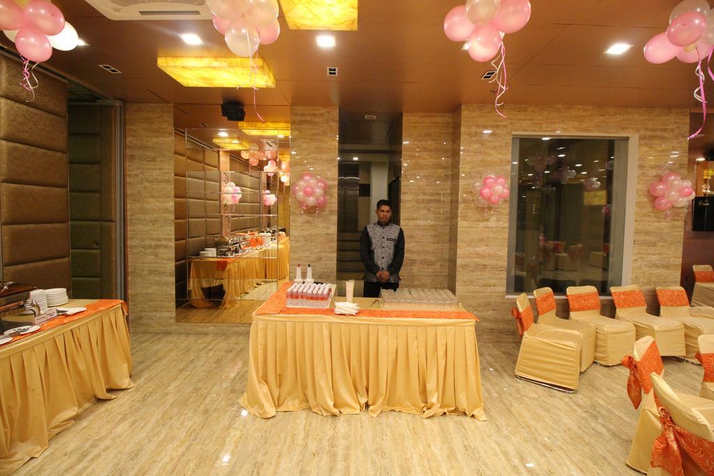 Hotel Golden Grand Delhi  Exterior foto