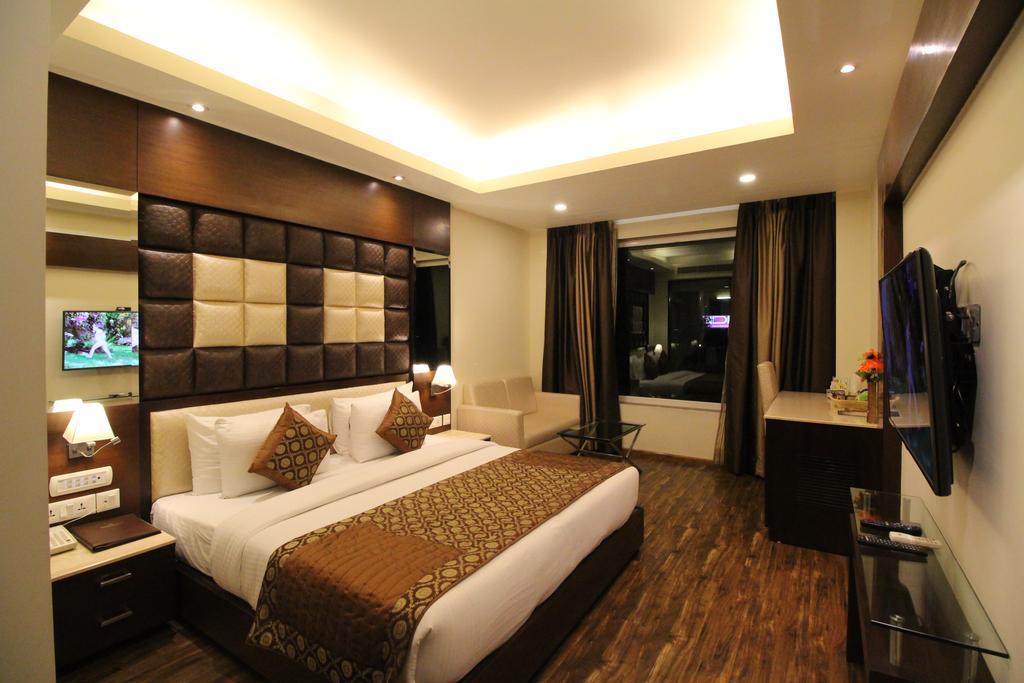 Hotel Golden Grand Delhi  Exterior foto