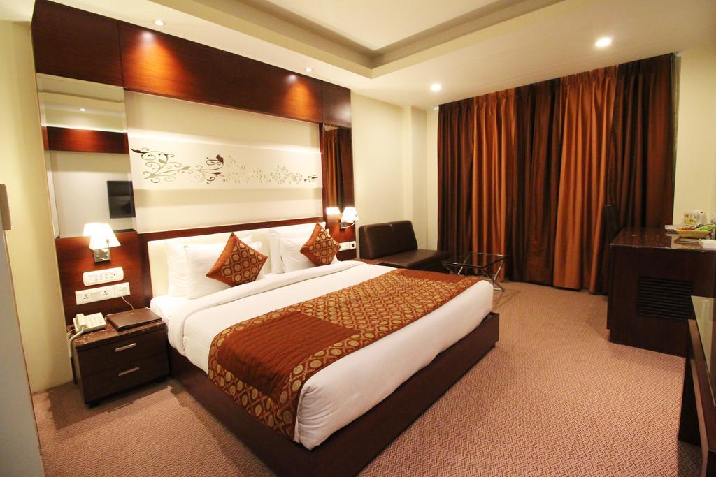 Hotel Golden Grand Delhi  Exterior foto