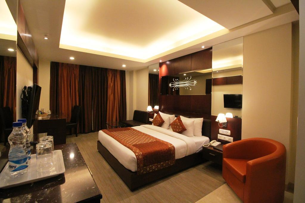 Hotel Golden Grand Delhi  Exterior foto