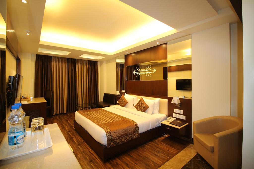 Hotel Golden Grand Delhi  Exterior foto